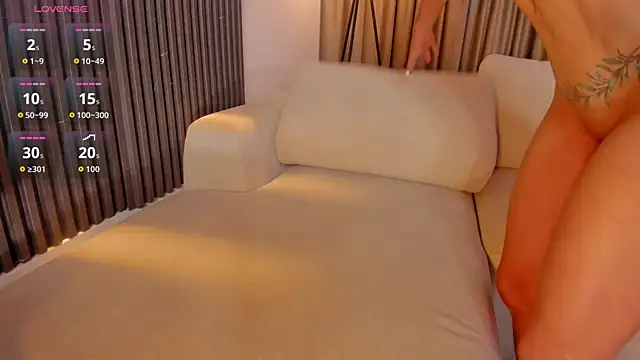 Sarah_Stone_ live cam on StripChat