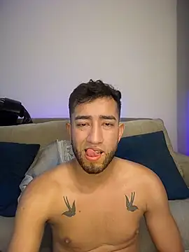 liam_bronw Live Webcam on Stripchat