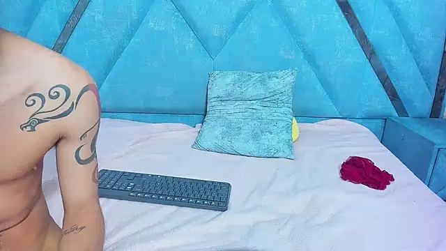 LexxyAndAres webcam