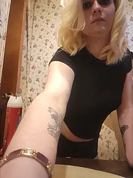 BadAssBitchMakayla live cam on StripChat