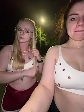 EllyNora webcam