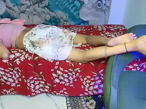 hot-kavya (F teen) - Boobs oil show