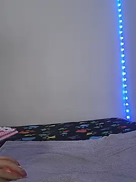MaddyMendozax live cam on StripChat