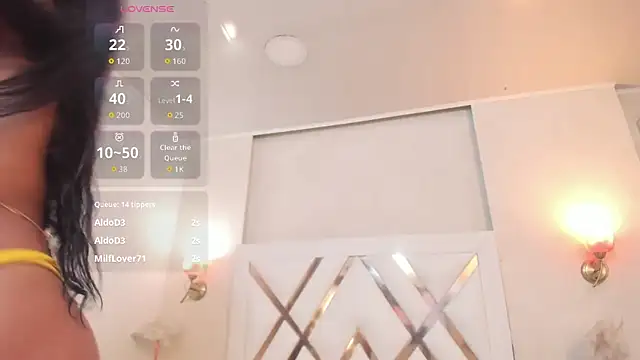 Sky_Collins_ webcam