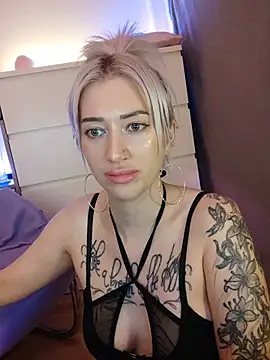 Gina-Lumara webcam