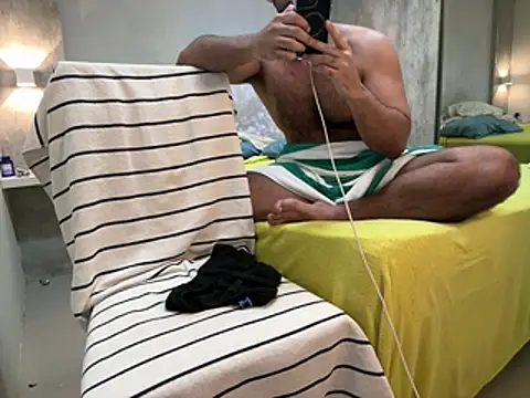 CasadoLutadorBigStuds live cam on StripChat