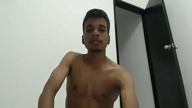 stevenosori live cam on StripChat