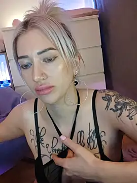 Gina-Lumara live webcam show