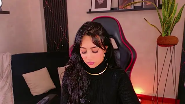 EmmyEvans1 live webcam show