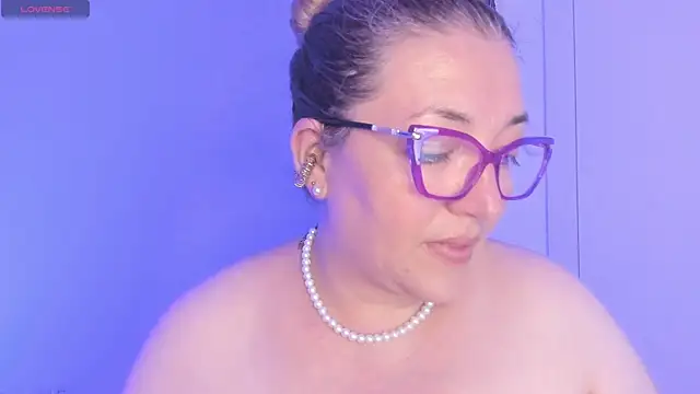 Naty_Mature_ live cam on StripChat