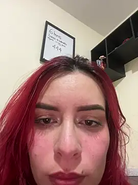 Soffi_hoot live cam on StripChat