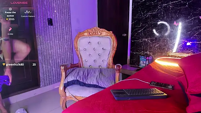 Adrian_Wolf live cam on StripChat