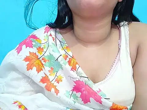 Adhiti_1 live cam on StripChat