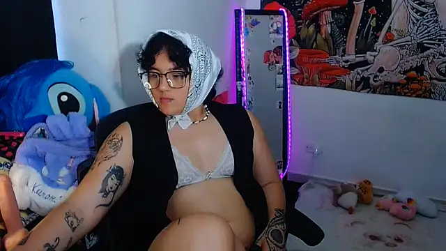 isabeautyx19 live cam on StripChat
