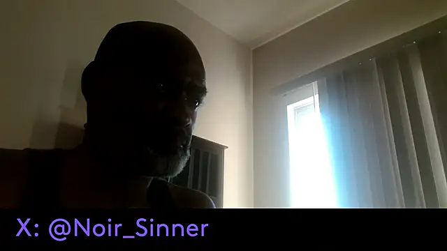 sinnernoir live cam on StripChat