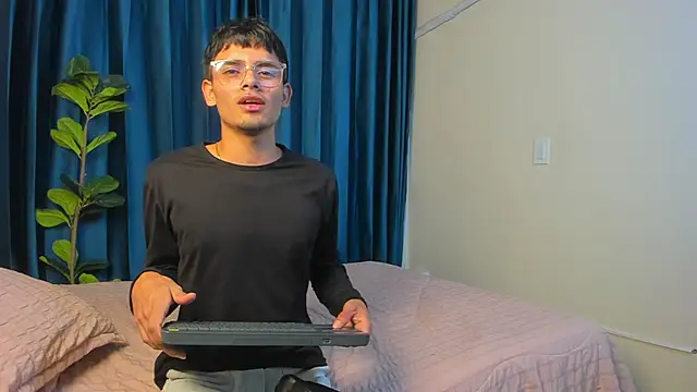hell_Dantex live cam on StripChat