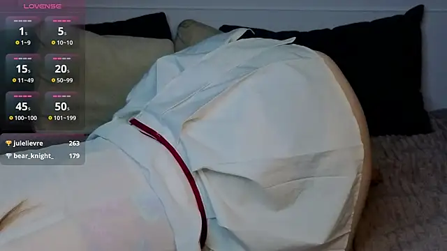 JulietteRain live sex cam