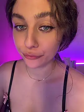 Your_insomniya live cam on StripChat
