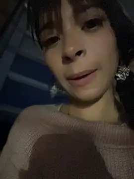 Sasha-firee live cam on StripChat