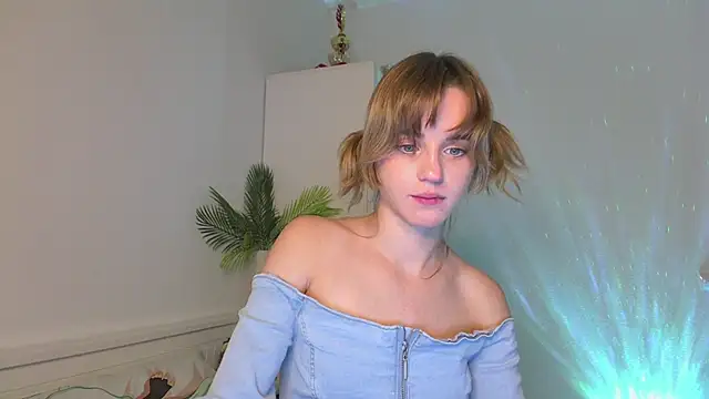 Tessa_Shy_ webcam