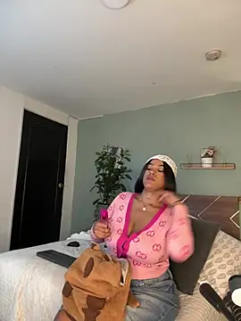 YariRose live cam on StripChat