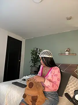 YariRose webcam