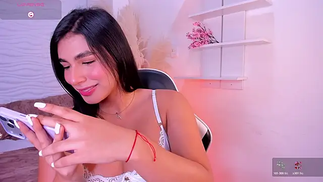 Isabelle Foxx (IsabelleFoxx_)