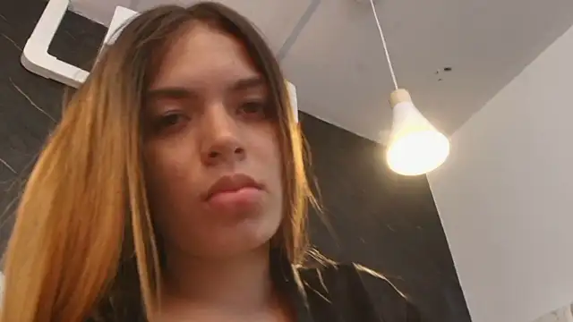 kissme_luna webcam