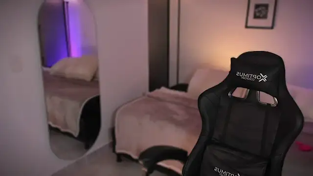 ChloeMoreti webcam