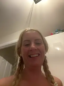 Elegant_Erin Live Webcam on Stripchat