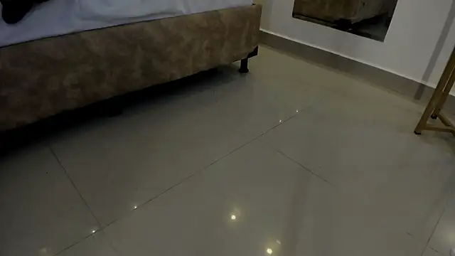 violet_giraldo webcam