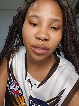 DrippinCaramelCutie webcam