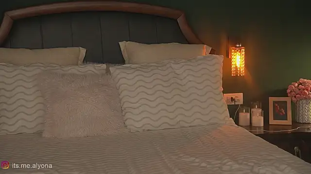 alyonaqueen_ (F young) - make me feel your touch