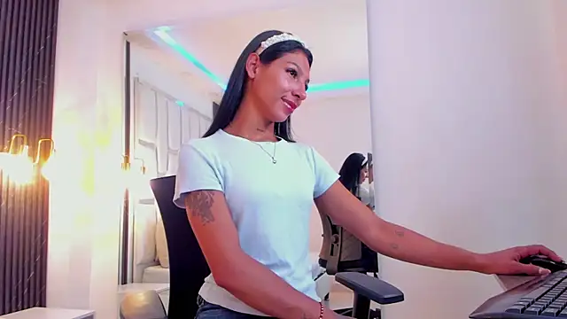 Maia_Clark520