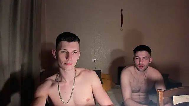 Kevin_Hornyyy live cam on StripChat