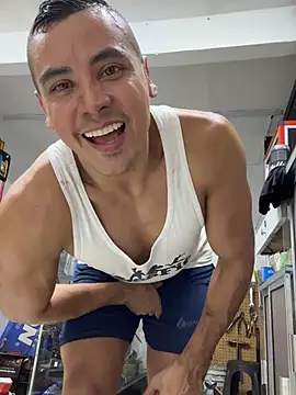 Paul22cm- live cam on StripChat