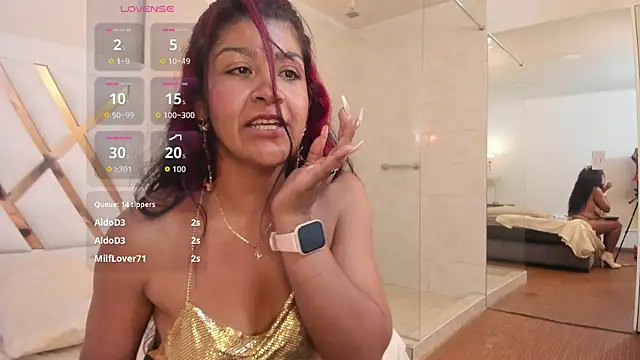 Sky_Collins_ webcam