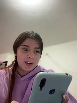 Cloew_Marz webcam