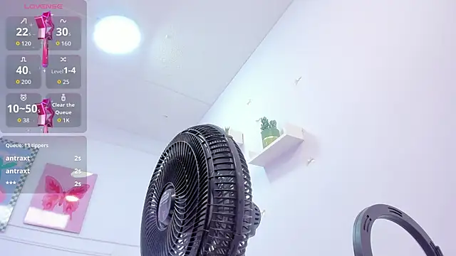 Sharon_Adamss webcam