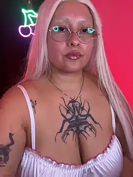 pinkbaddie777 live cam on StripChat