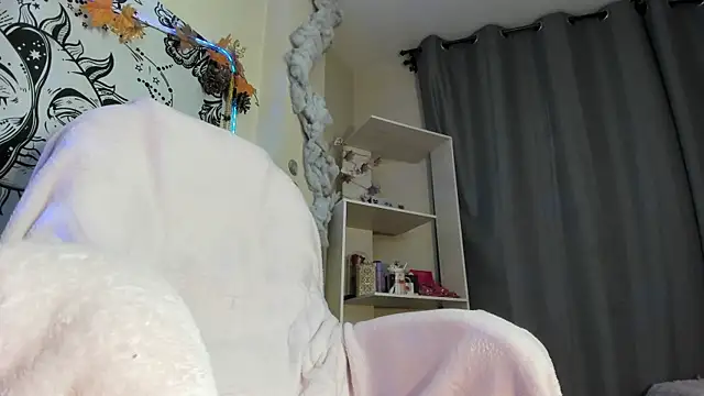 Laughing_Natty live cam on StripChat