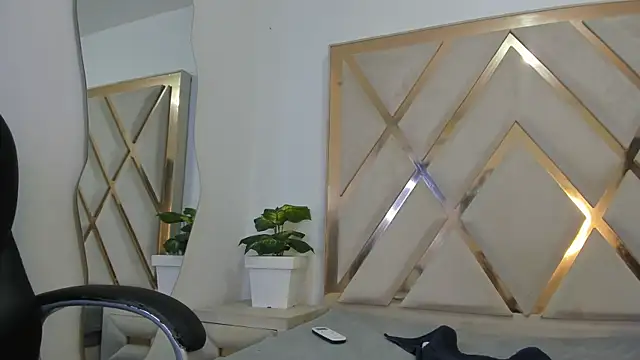 gabycutee_ live cam on StripChat