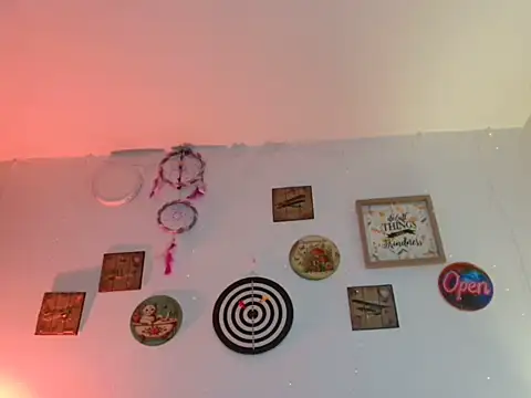 CoralShine live cam on StripChat