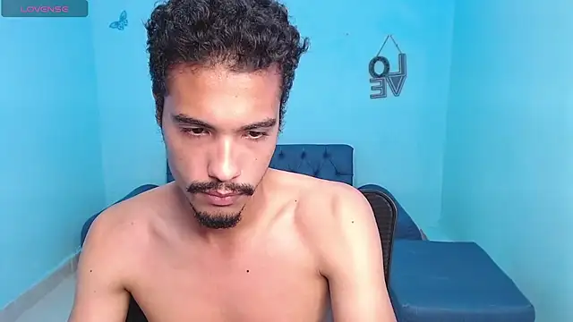 wolf_vip_ live cam on StripChat