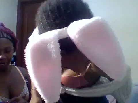 Vell_boobby live cam on StripChat