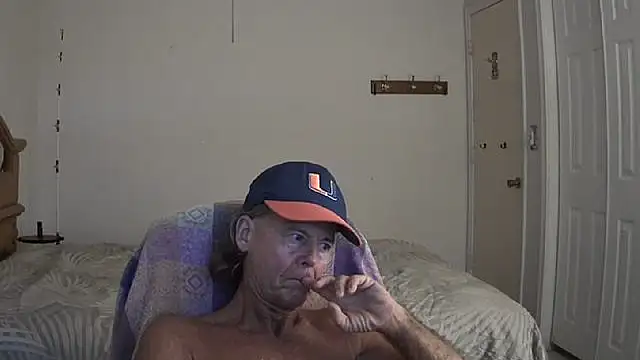 nakeedcowboi65 webcam
