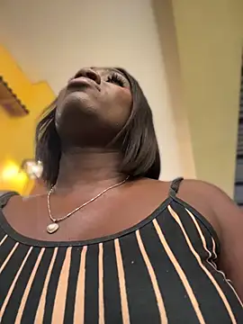 zarahferreira (F young) - Flash boobs