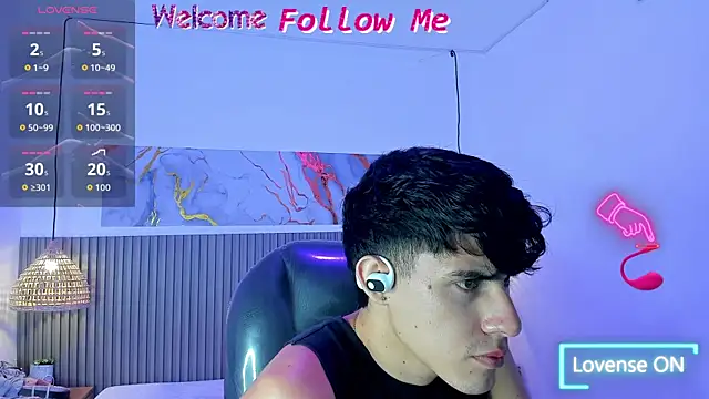 Dyla_n18 live sex cam
