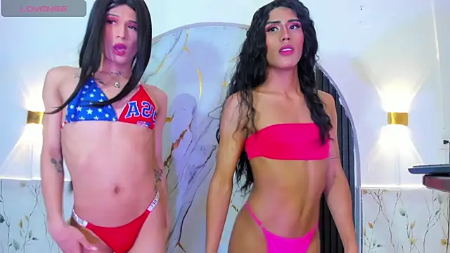 Model: GirlsRoyalsTwink