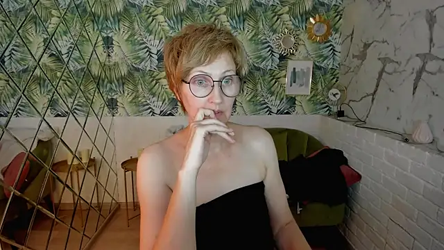 paris_cherry - Paris_Cherry's free webcam - UK Sex Cams